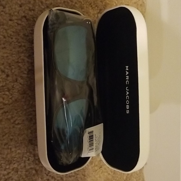 Marc Jacobs Sunglasses main image 5